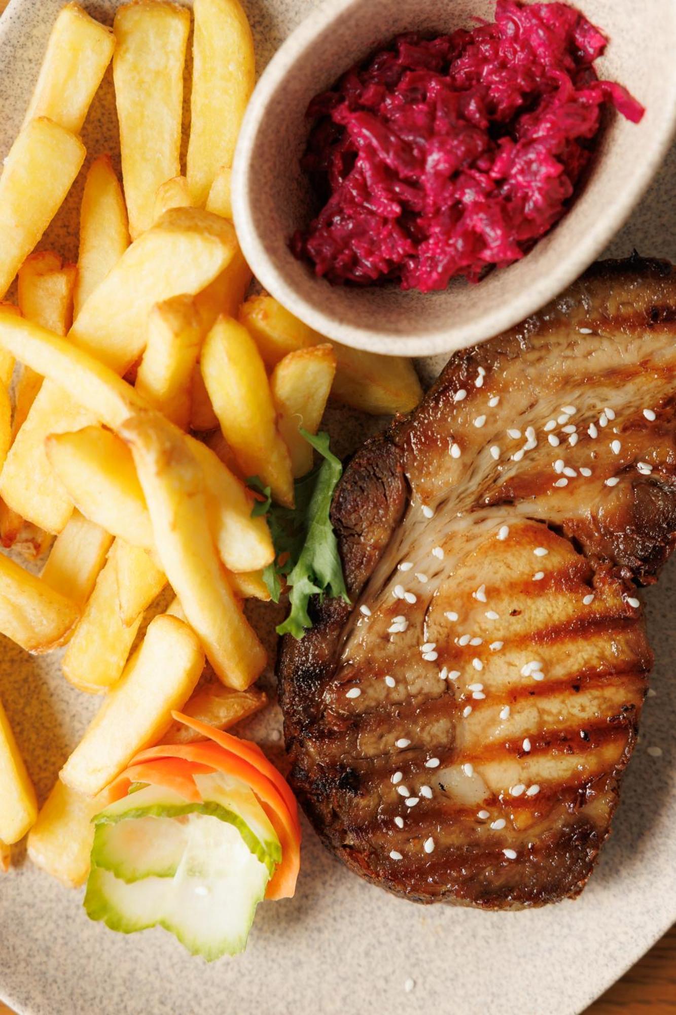 Suru Hotel & Restaurant بوستين المظهر الخارجي الصورة