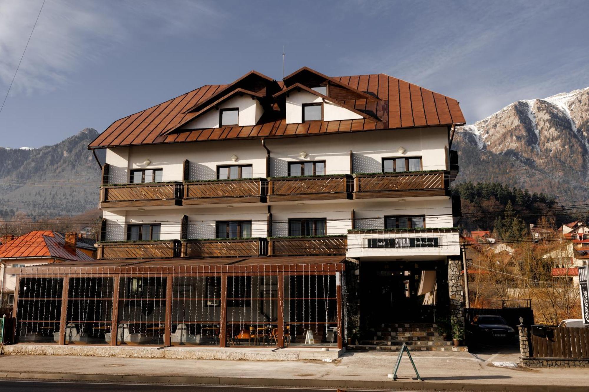 Suru Hotel & Restaurant بوستين المظهر الخارجي الصورة